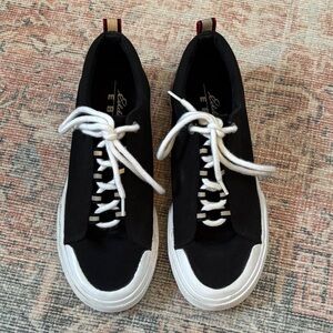 Eddie Bauer EBTEK Black and White Sneakers Size 8